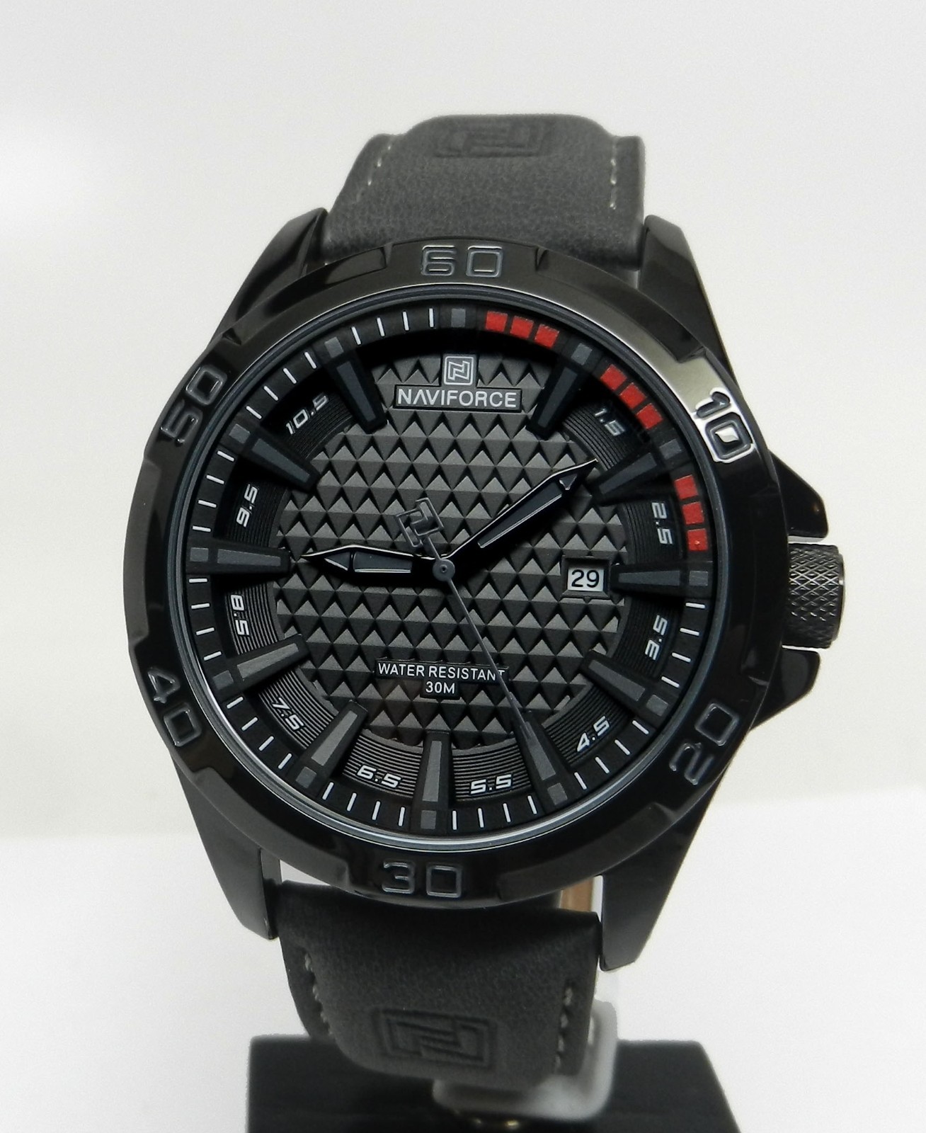 Men’s 45mm Navi Force Textured 3D Pyramid Black Date Dial 30 Meter Sport Watch