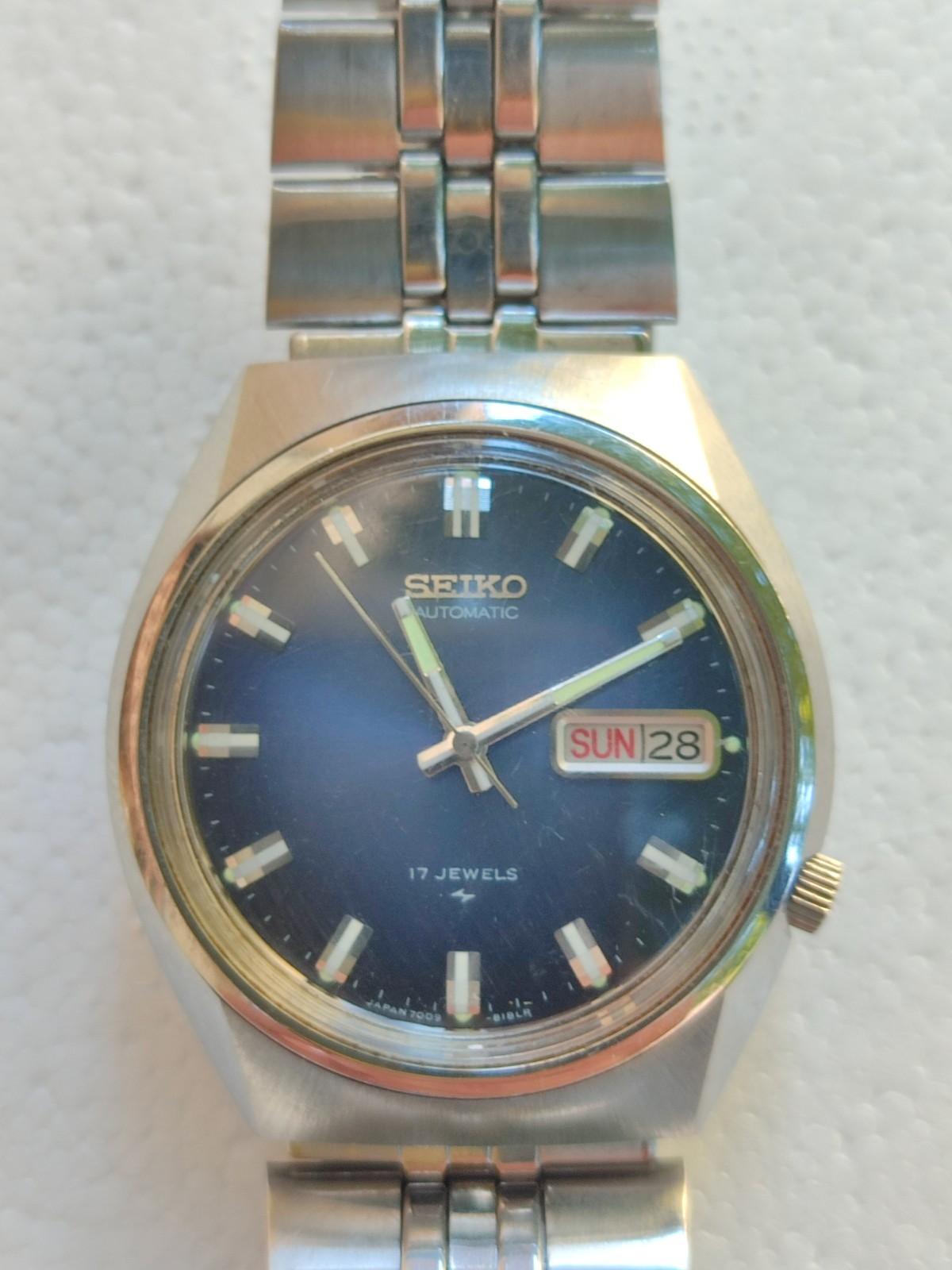 SEIKO AUTOMATIC 7009- 8310- P Excellent Condition 17 Jewels Vintage ’80mm .37