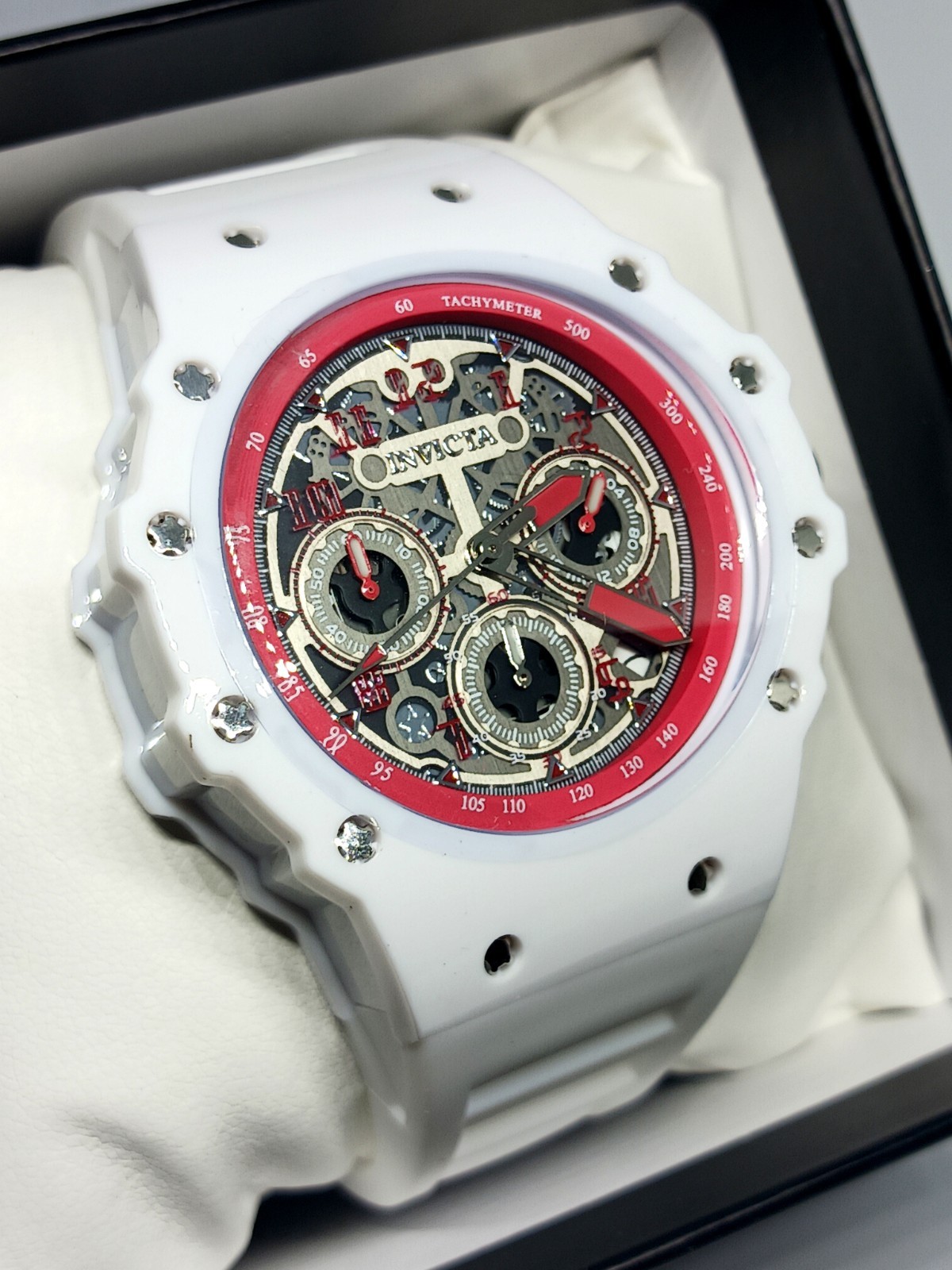 New Invicta Racing Vaulthan Men’s Watch 44mm White (69660) Brand New Box Papers