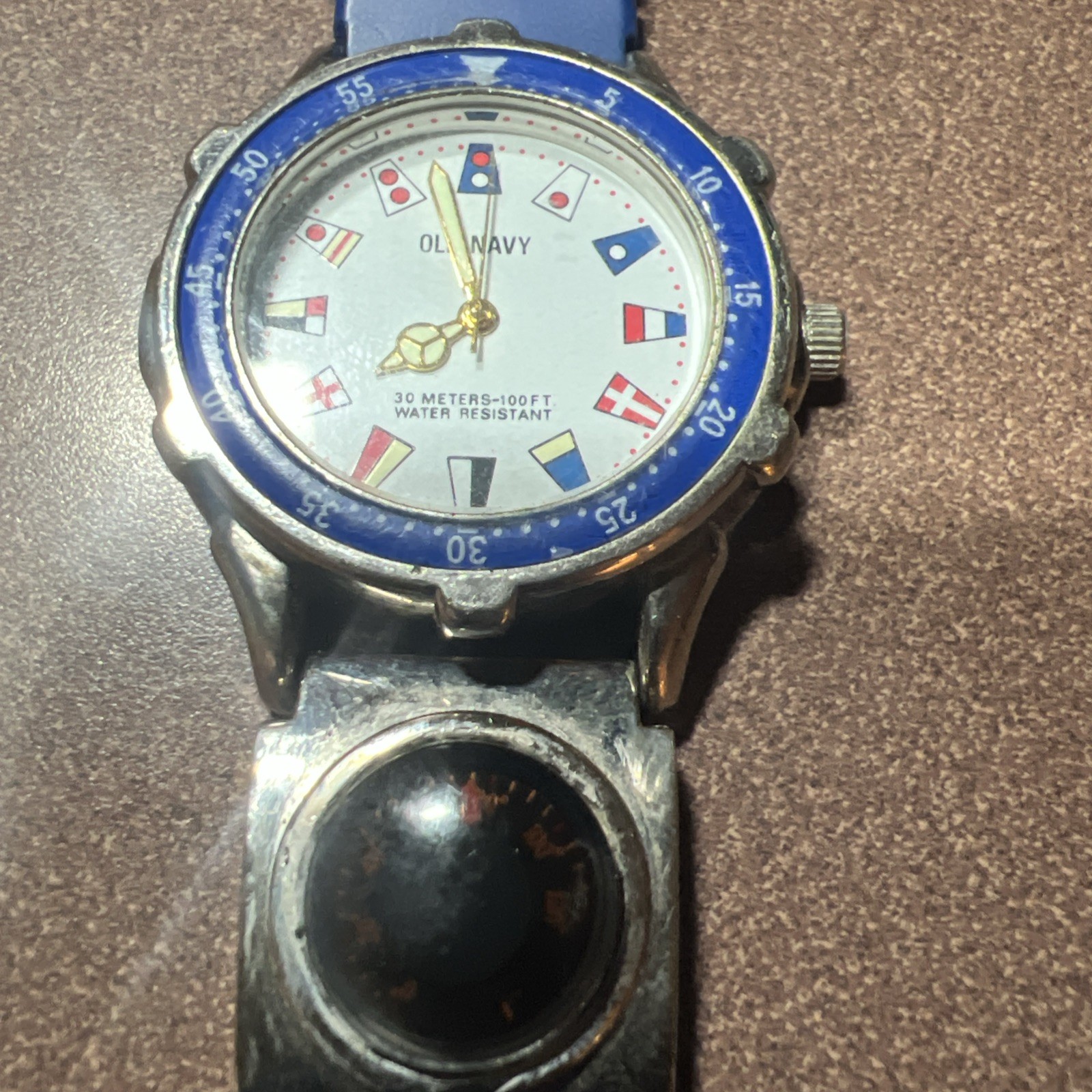 Old Navy Clothing Brand Wrist Watch w/ Compass & Sailing Flags Blue Strap