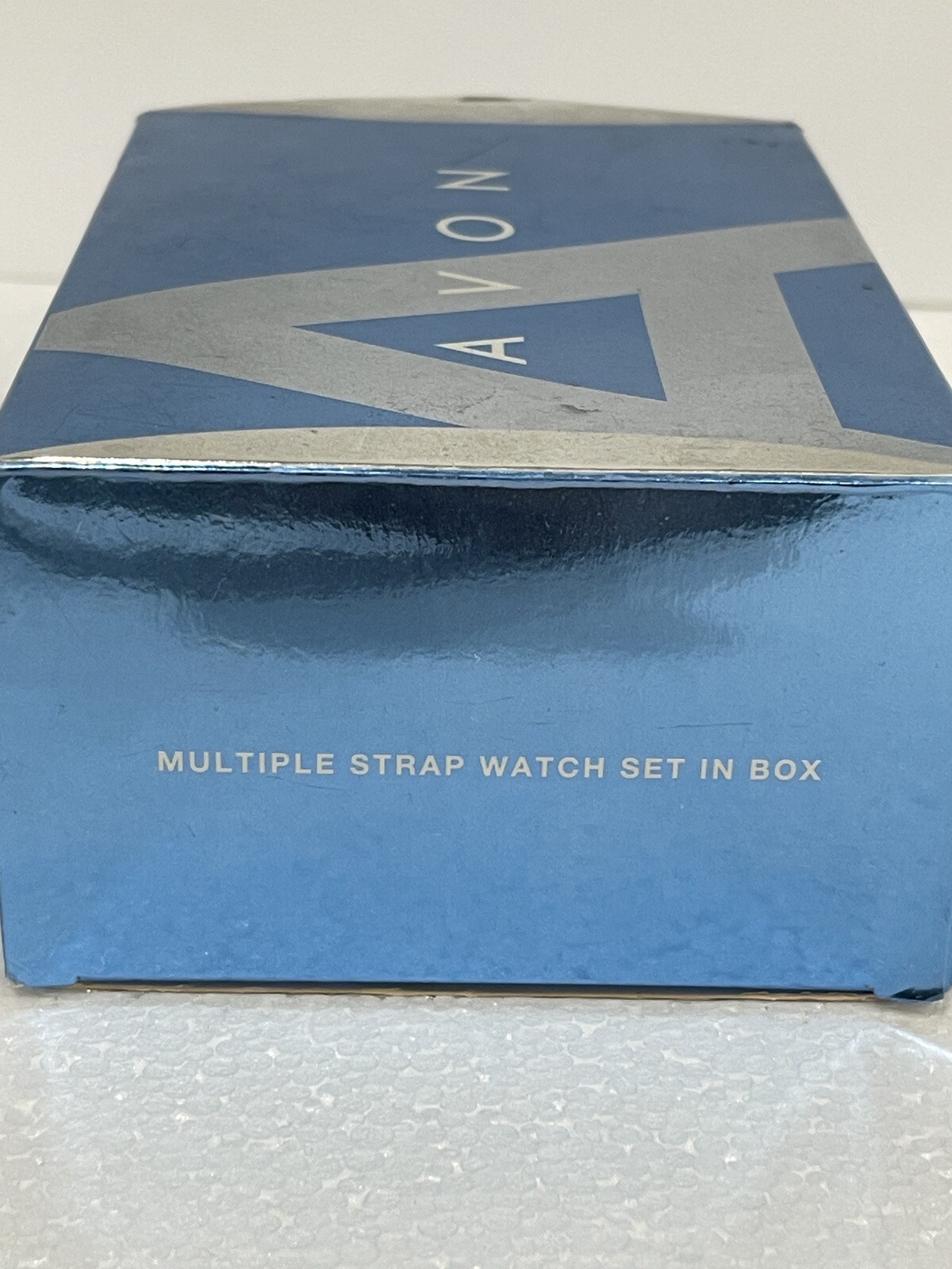 2005 AVON WATCH AND MULTIPLE STRAP WATCH SET IN BOX / BRAND NEW
