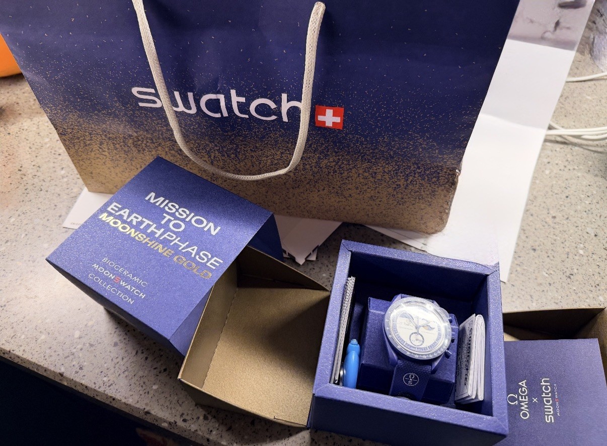Swatch Omega Moonswatch Snoopy Moonshine Gold Beaver Moon 100% Authentic Receipt