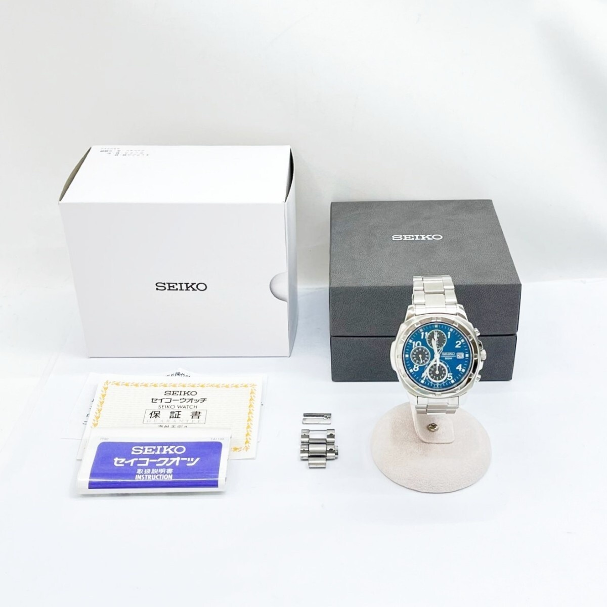 SEIKO wristwatch chronograph blue R8.5 battery replaced in May chronograph hand