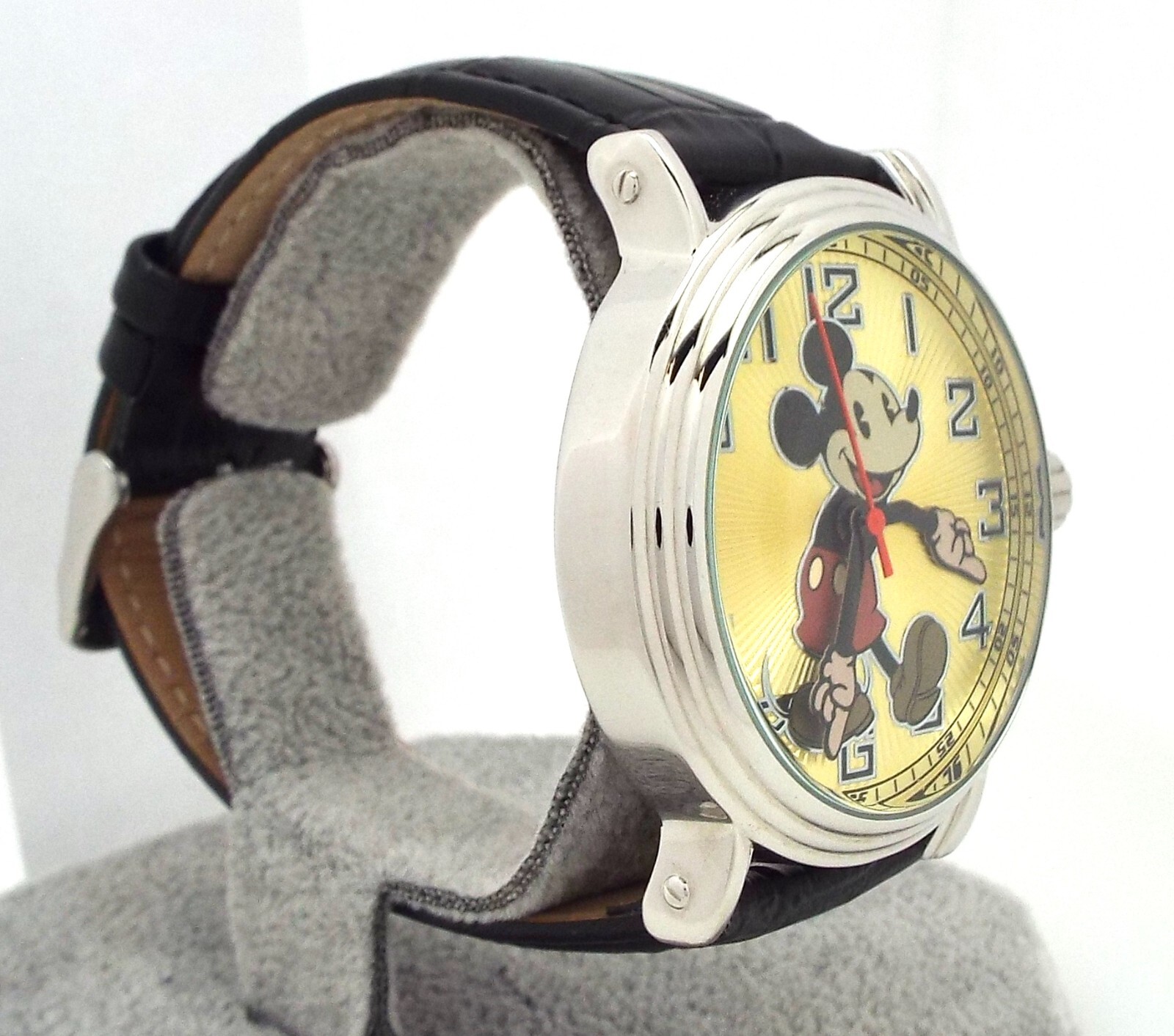 EWatchFactory – Disneys Mickey Mouse – Quartz – Mens Watch ~#6938