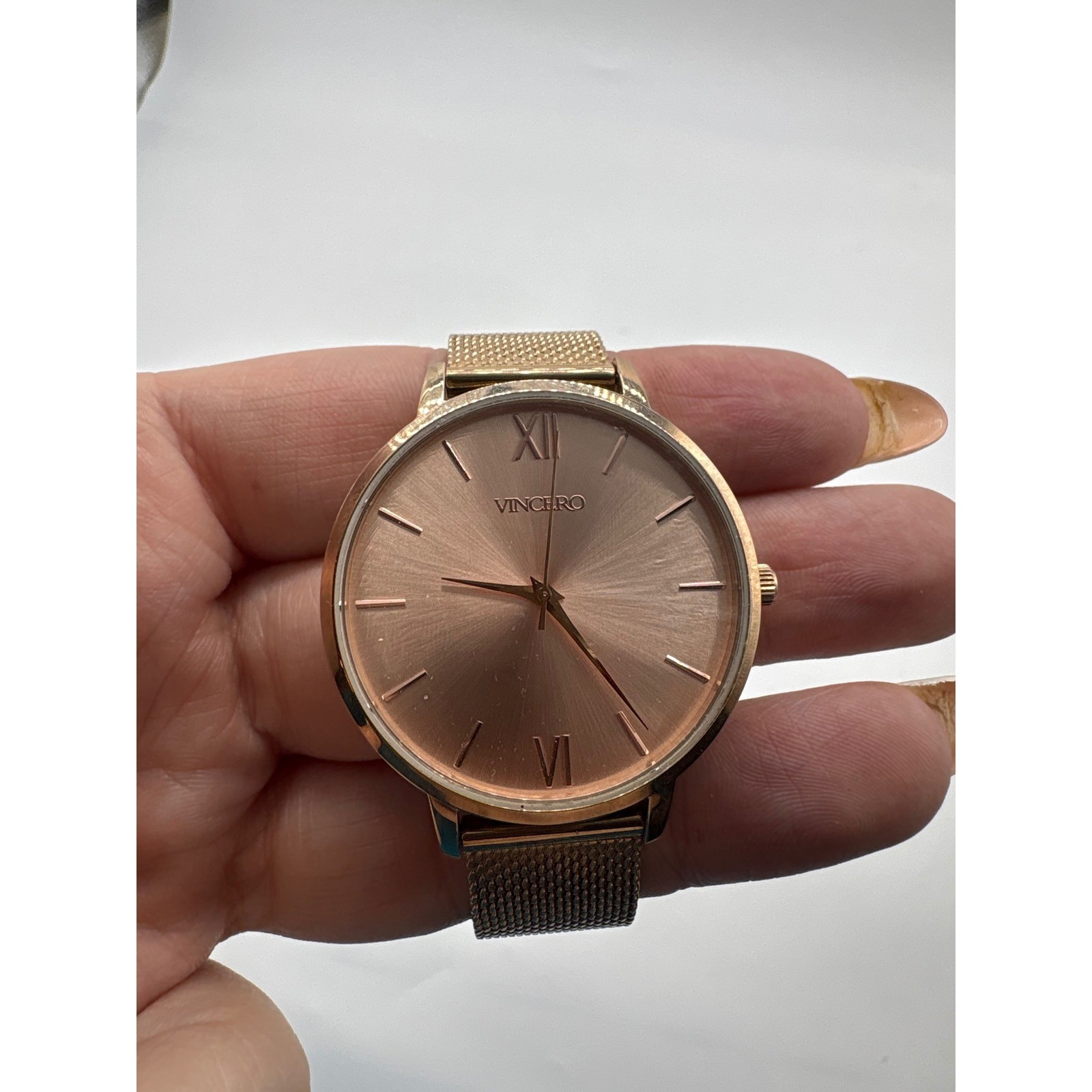 Vincero Womens Rose Gold Round Face Mesh Strap Watch Minimalist J562