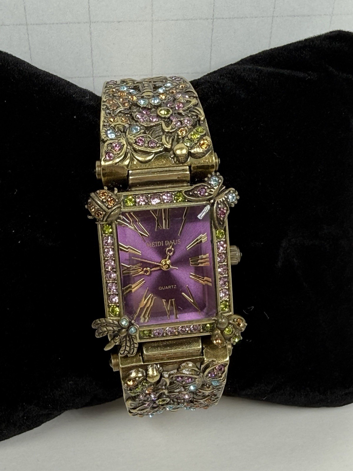 VTG Heidi Daus Rhinestone Hinged Bangle Watch B8320 New Battery