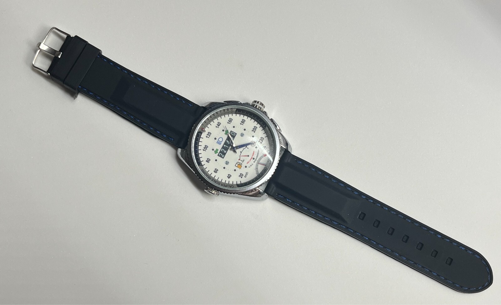 New Watch Quartz Speedometer Luminous Dial 48mm Silver Case 24mm Silicone Band