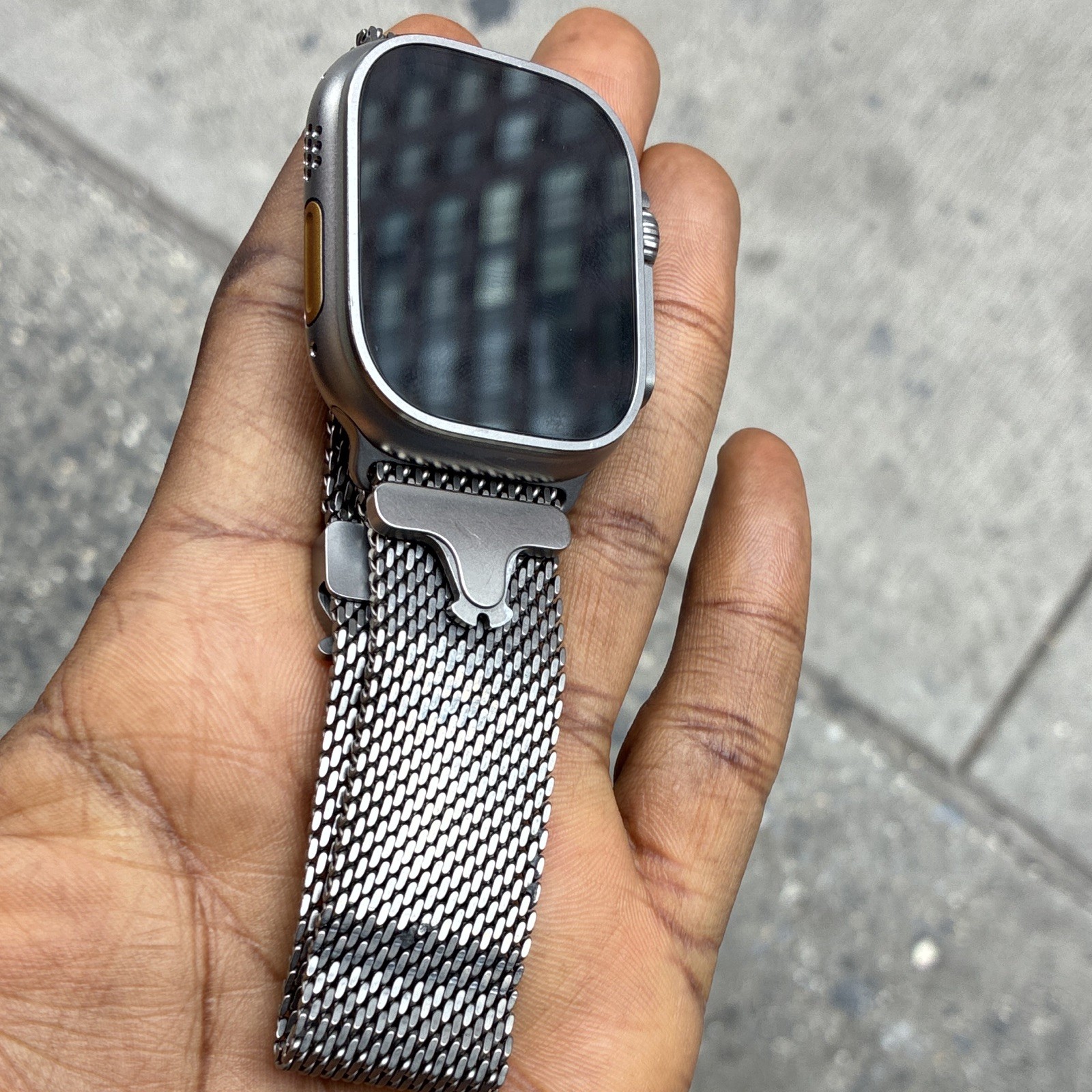 Apple Watch Touchscreen Digital Quartz Silver Milanese Mesh Band Black Dial