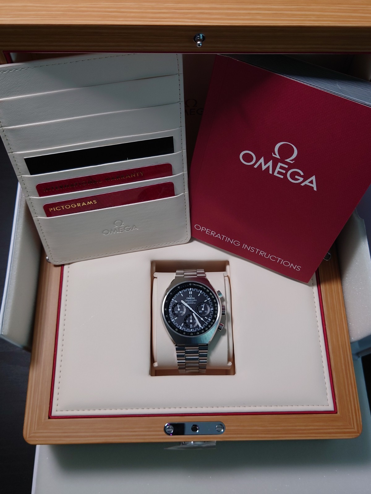 Omega Speedmaster Mark II | Ref 32710435001001 | Calibre 3330 | Box and Papers