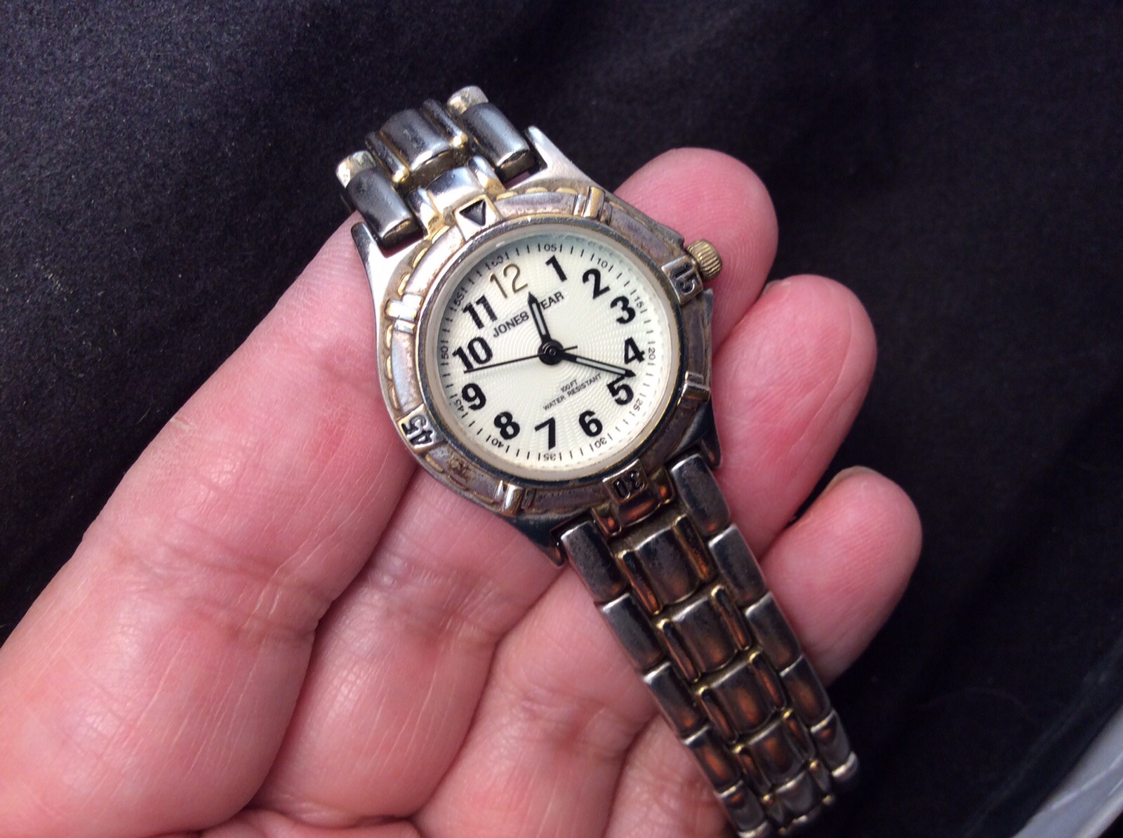 Womens Jones Wear Silver Tone Quartz Watch Water Resistant Link Bracelet Band