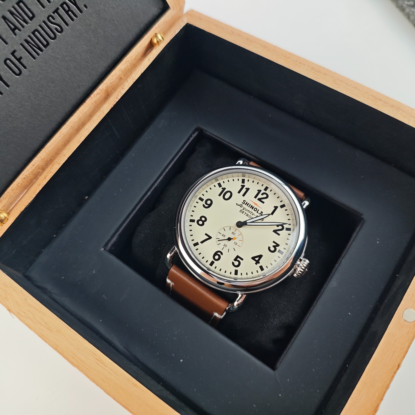 Shinola The Runwell Cream Dial Leather Strap Argonite 1069 Men’s Watch 47mm