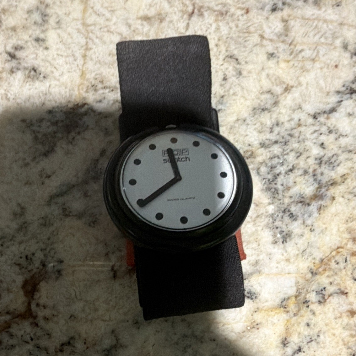Swatch Swiss Made Quartz Analog Wristwatch Gray Dial Black Leather Strap 34mm