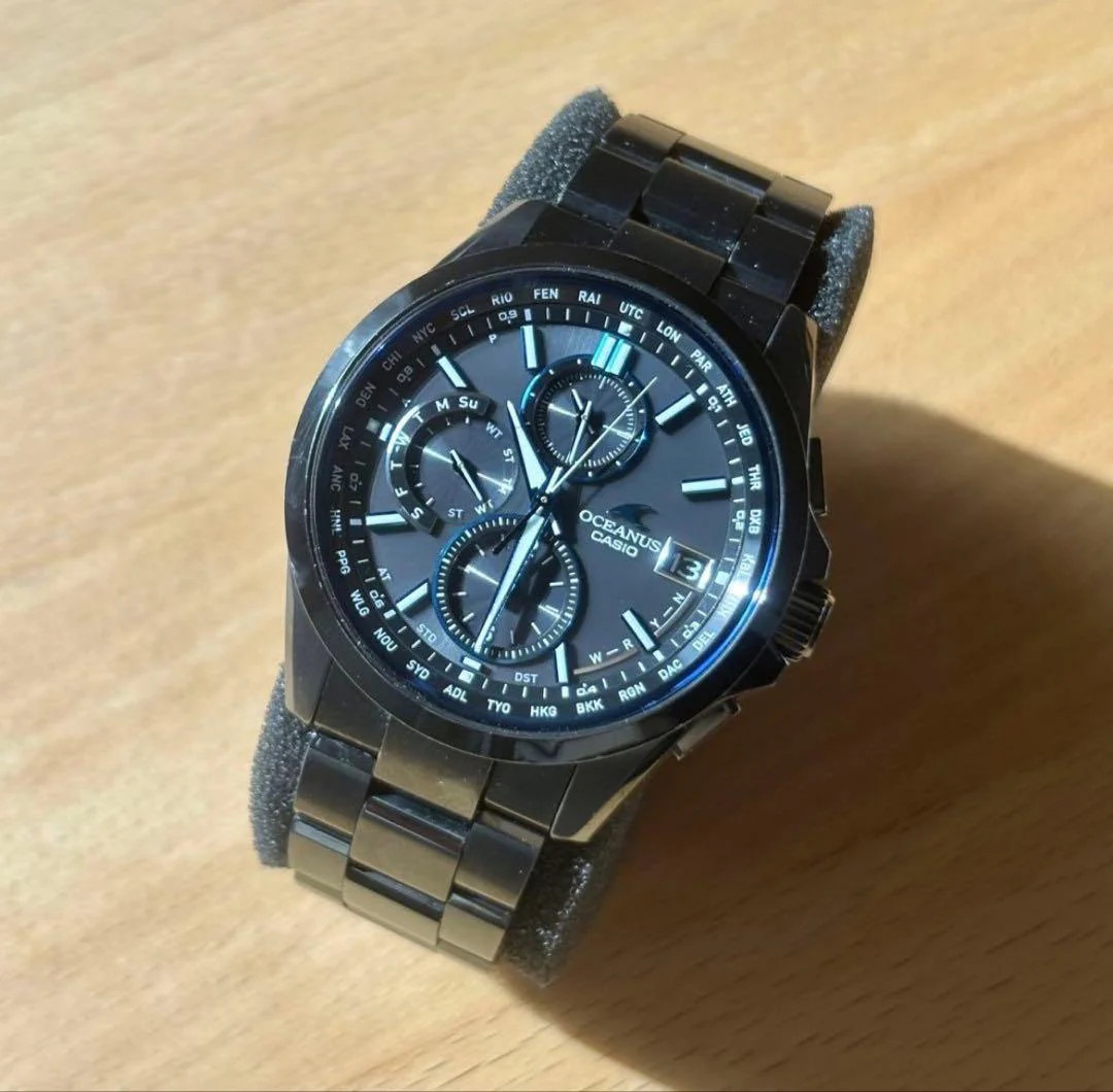 Pre-owned CASIO Oceanus OCW-T2600B-1AJF Solar Radio Wave Watch