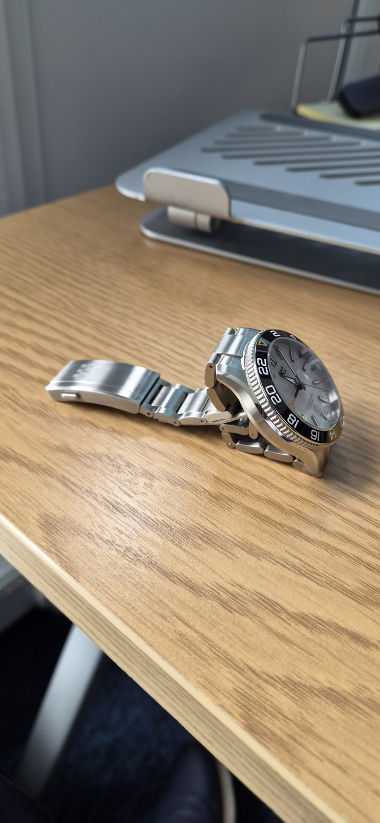 42mm Christopher Ward C60 Trident Pro Anthropocene – GMT with box and papers.