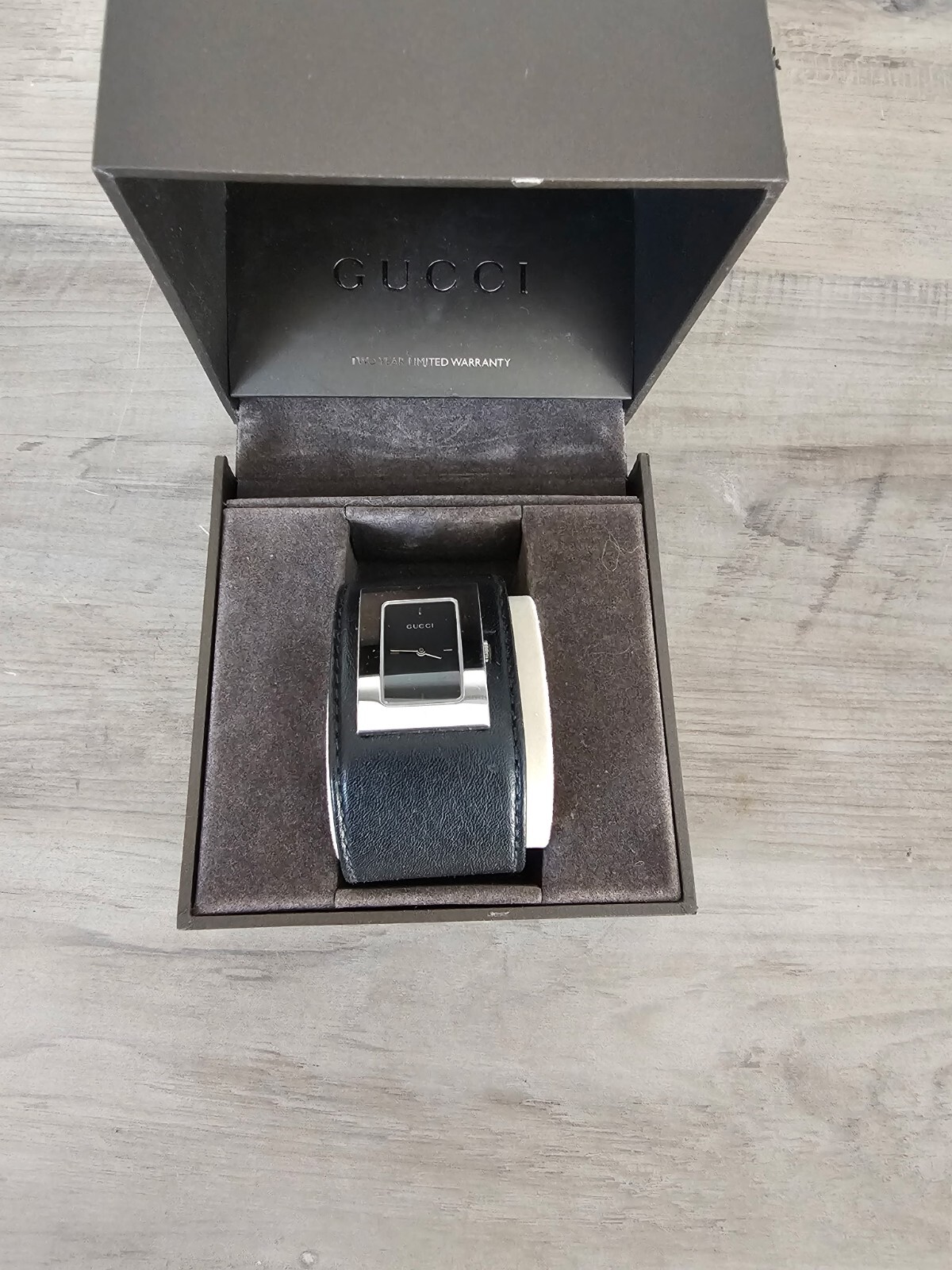 Gucci YA137101 Men’s Black Watch new unused