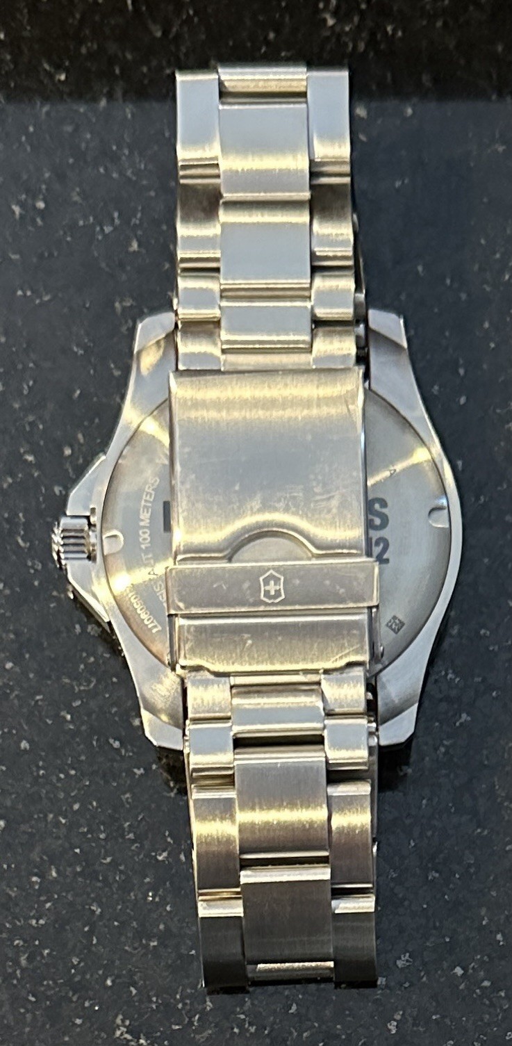 BLUE BLOODS NIB Swiss Army Victorinox Maverick Watch (Official Cast & Crew Swag)