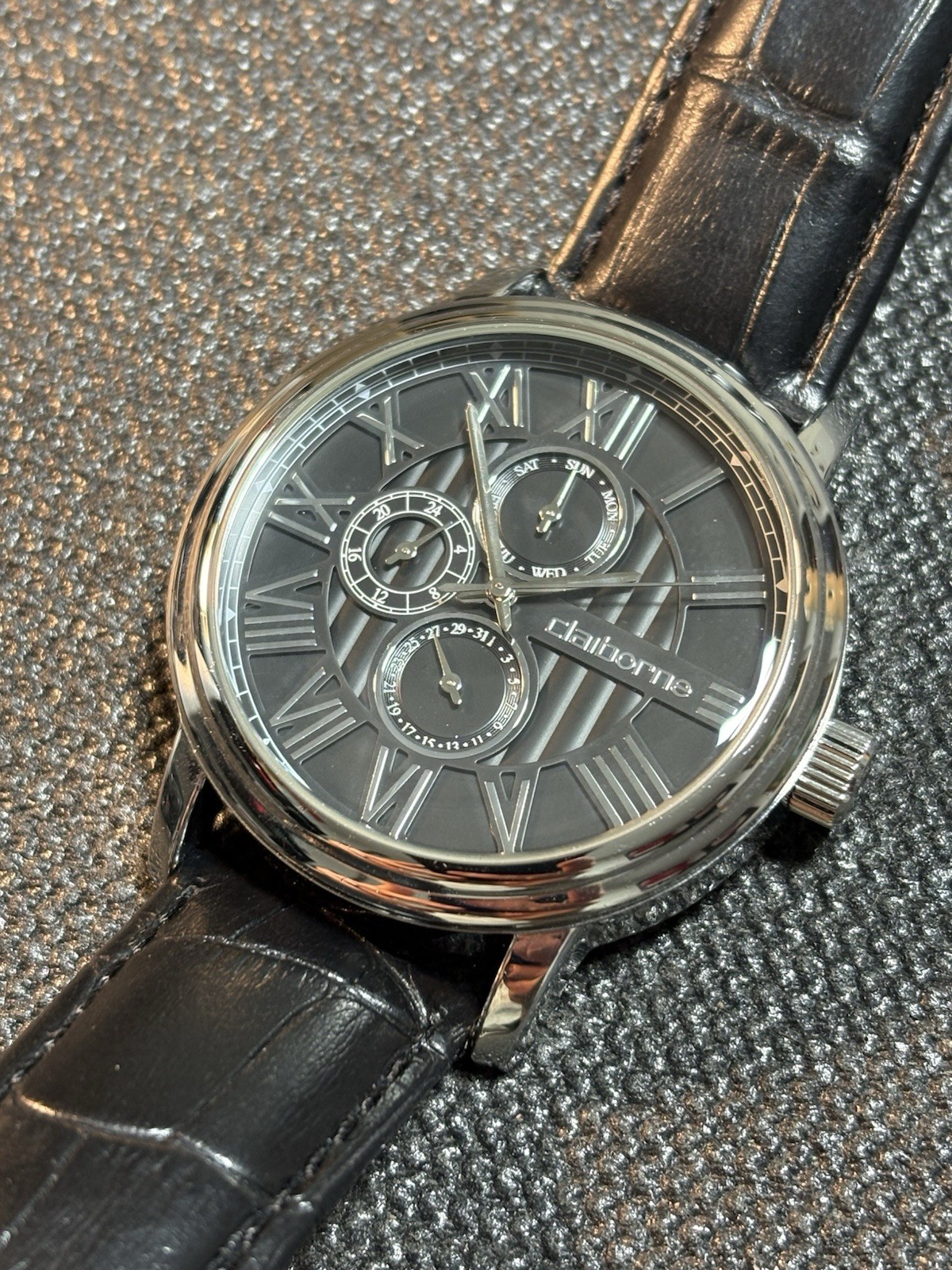 Claiborne Multifunctional Dial Men 44mm Watch Silver Tone/Black Leather,New Bat