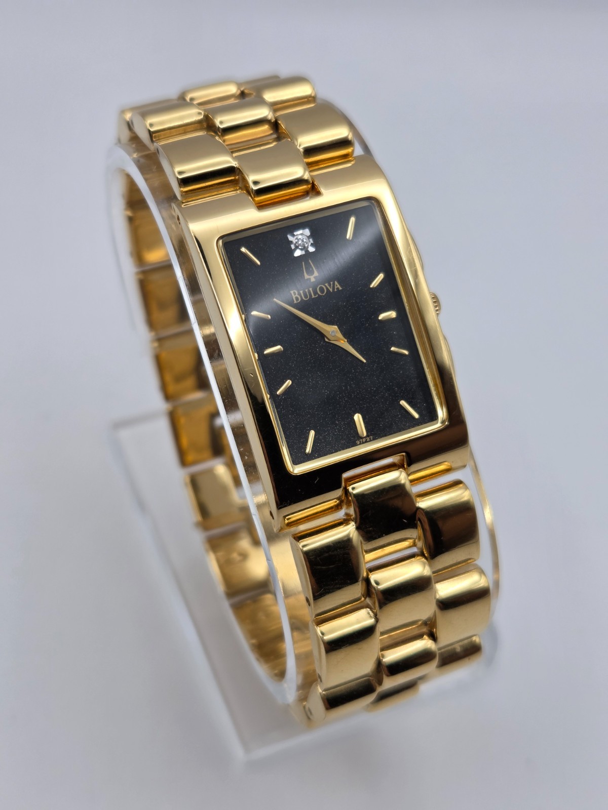 Vintage Bulova 97F27 Quartz Men’s Watch 36x23mm – 7.5in Bracelet