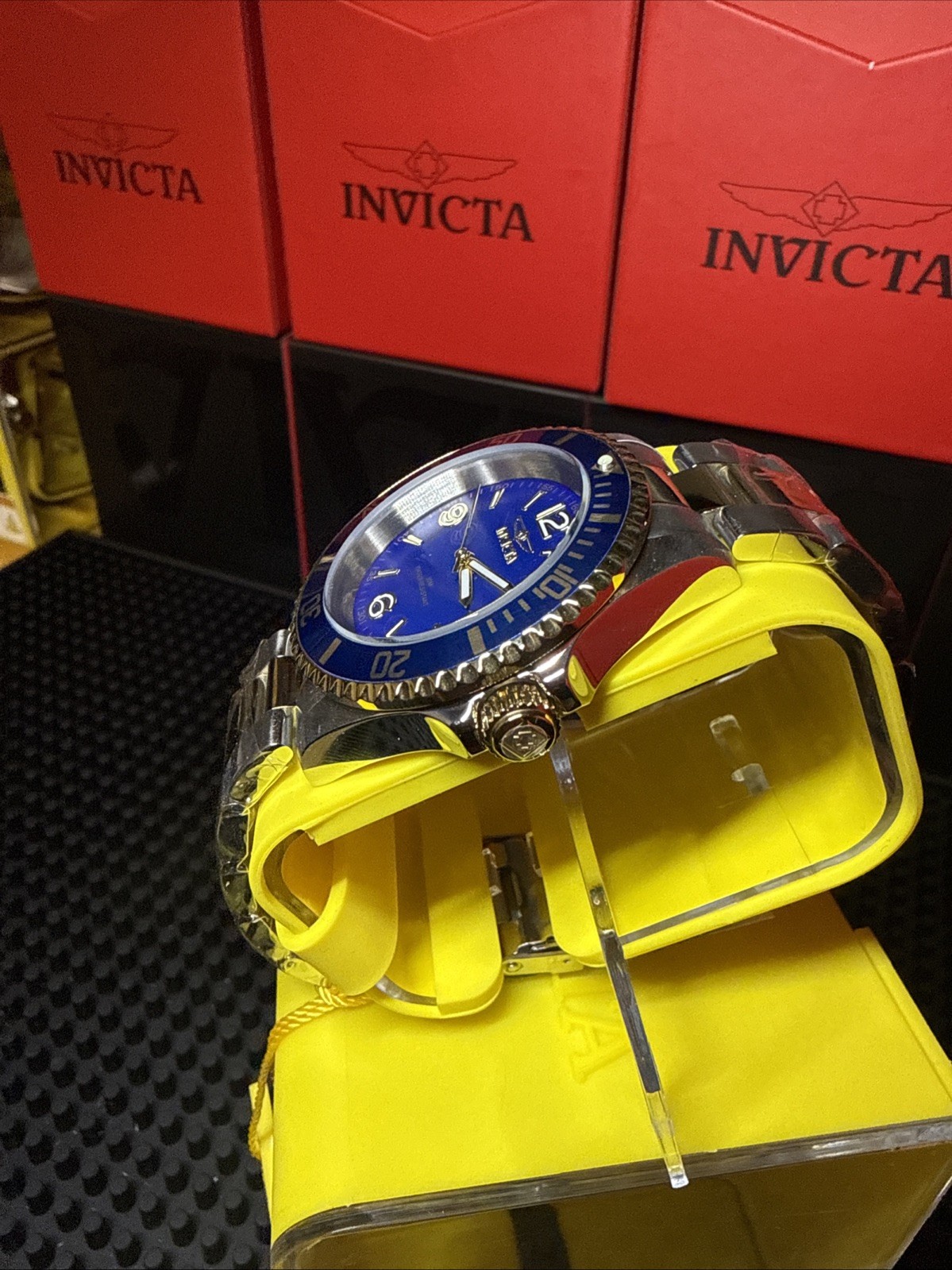 Invicta Specialty 40mm 69476