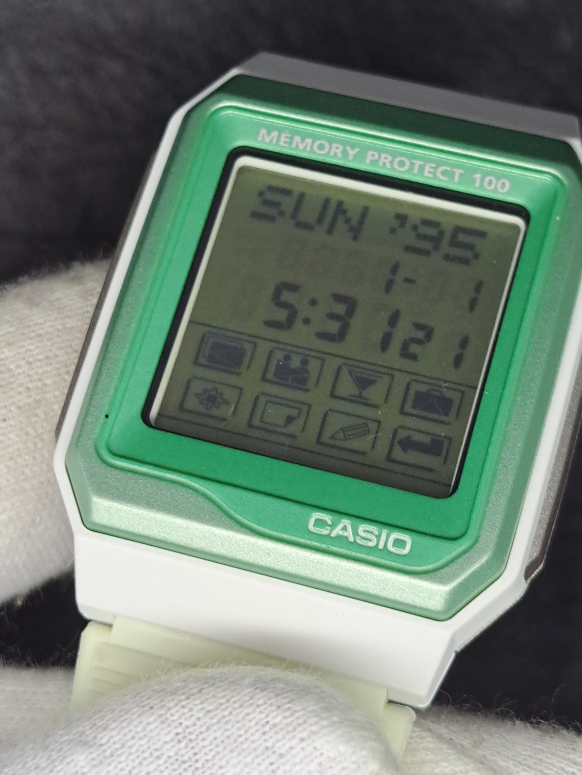 Rare CASIO TOUCHSCREEN VDB-101 1493 INVISIBLE MACHINE VINTAGE DIGITAL WATCH 1995