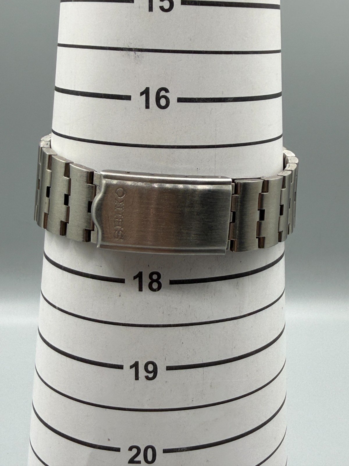 Vintage Seiko 5 Automatic 6319 Japan 21 Jewels Cream Dial Day Date 1970s
