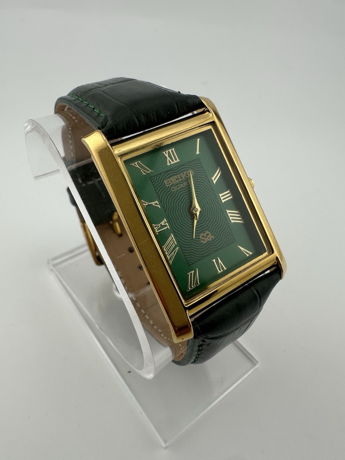 GREEN Vintage Seiko Slim Quartz Men’s Wrist Watch