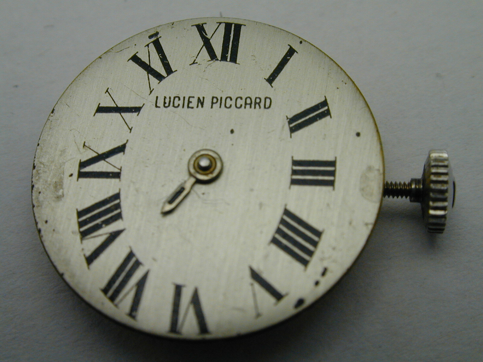 LUCIEN PICCARD SMALL WATCH MOVEMENT FOR PARTS RUNS 18.7 MM DIAL, 951 634-7742