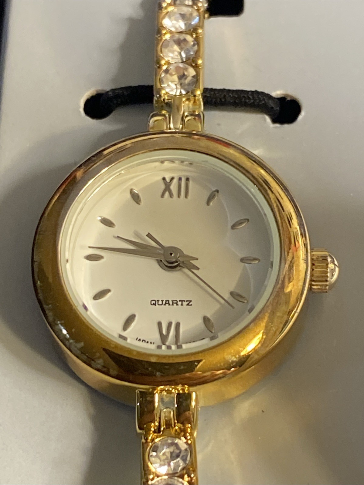 Avon Gold Tone Quartz Watch Bracelet & New Battery New in Box