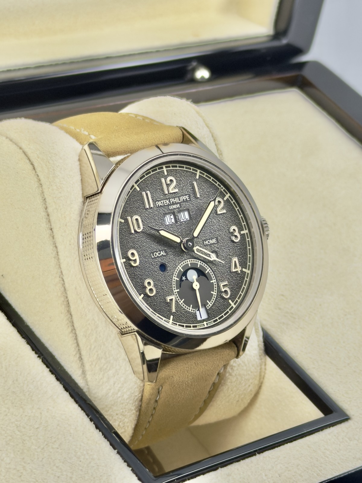 Patek Philippe Complications – Annual Calendar – Travel Time Textured Dial on