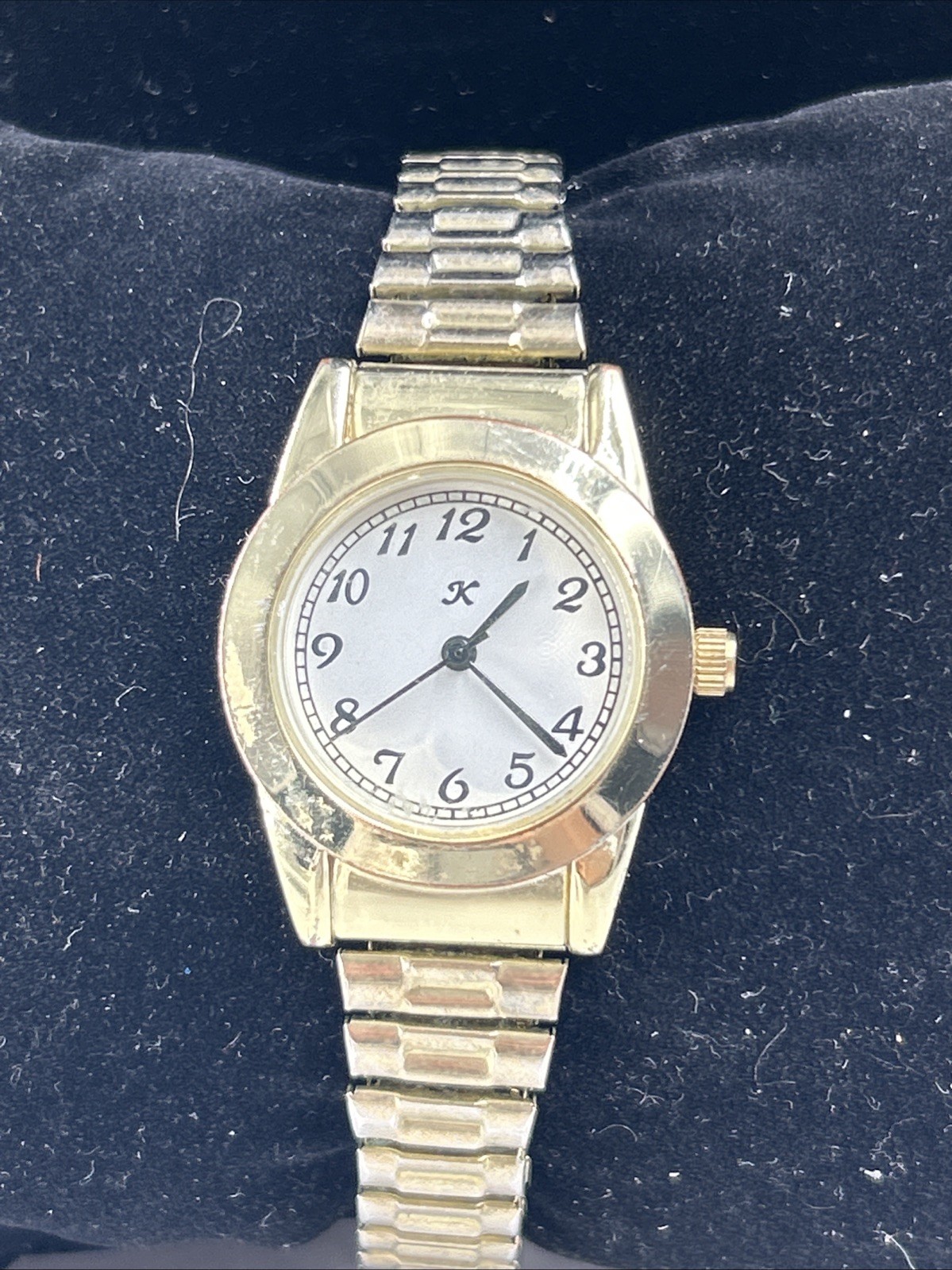 28MM Women’s Watch White Dial Gold Case Expandable Band 6″ Needs Battery