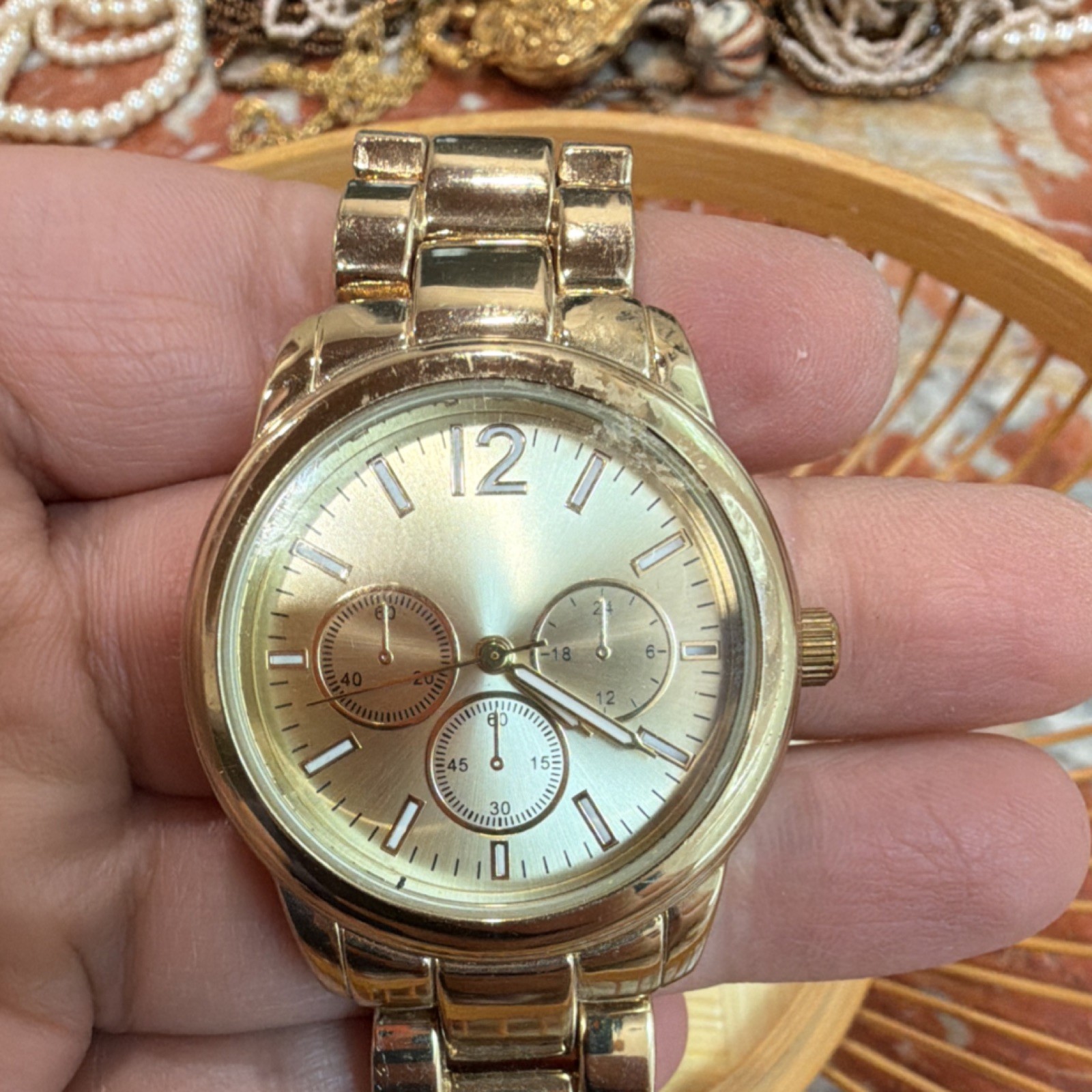 FMD Gold Tone Analog Quartz Dress Wristwatch Bracelet Band Fold-Over Clasp