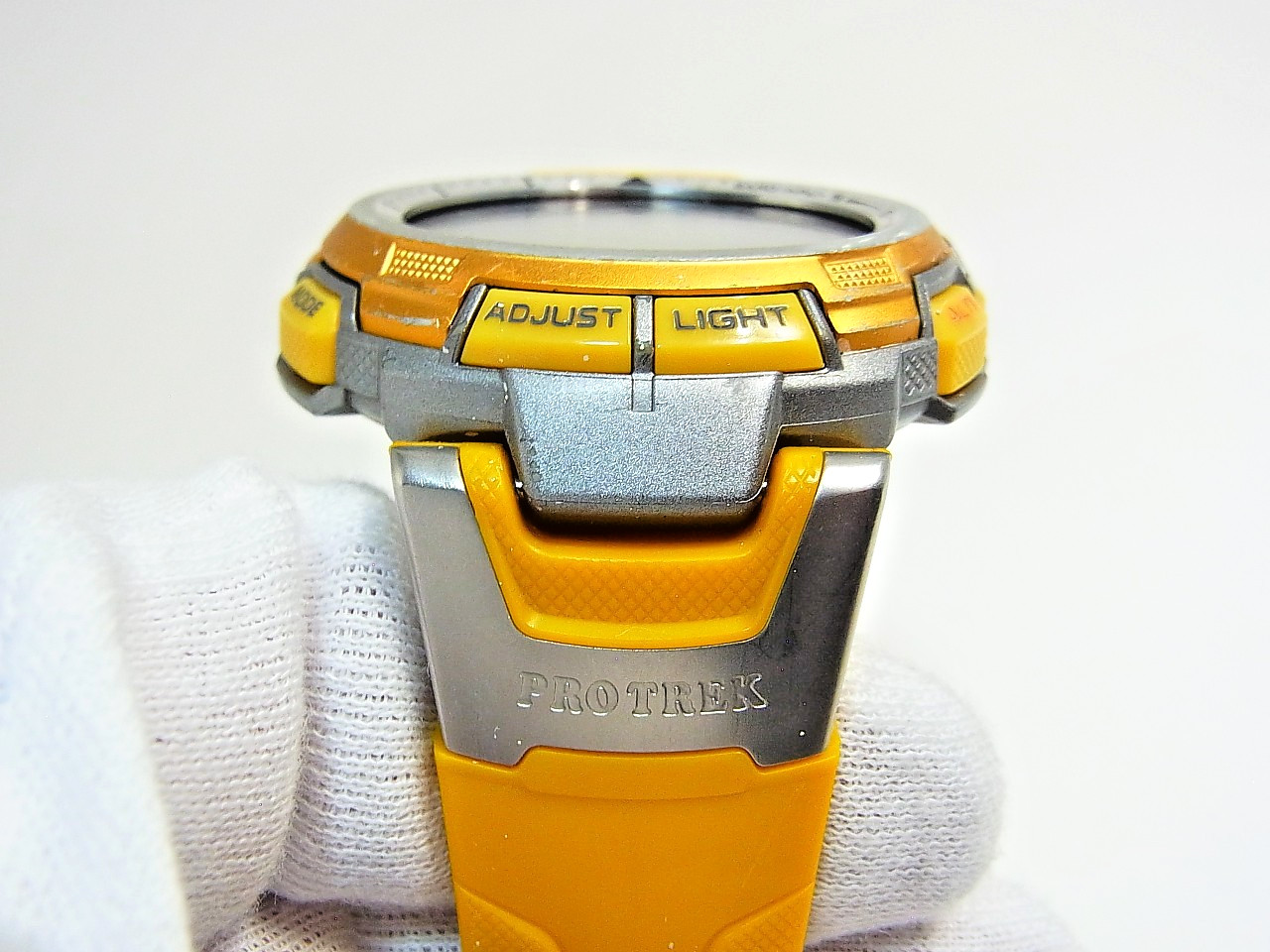 Working Casio Men’s Watch Yellow Pro Trek PRG-110CJ Tough Solar Triple Sensor