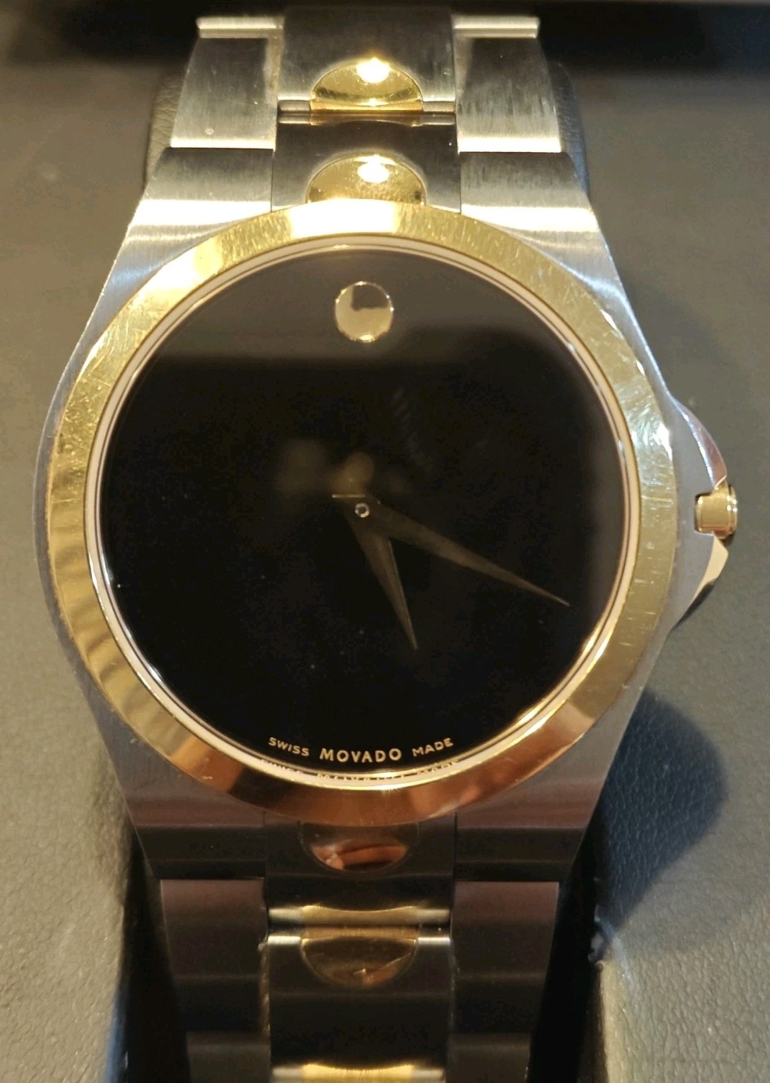 Movado Luno 81 E7 1850 Mens Two Tone Watch 38mm Black Dial & SS Band New Battery