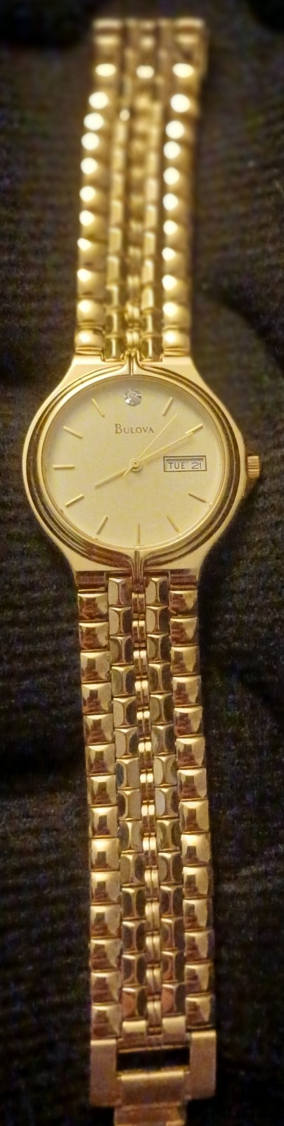 Vintage Bulova Diamond Gold Tone Stainless Steel Watch 97D29 W/Day/Date Display