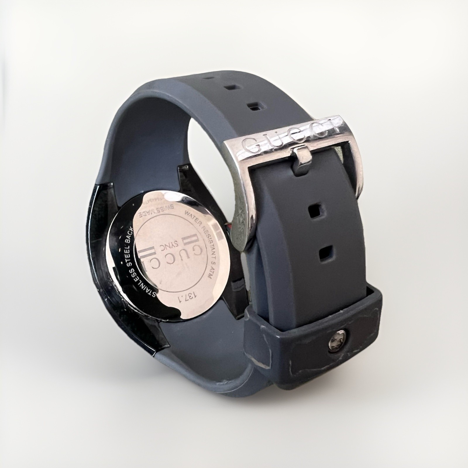 GUCCI Sync Watch Gray, Green And Red Rubber Band, Gray Dial, Unisex