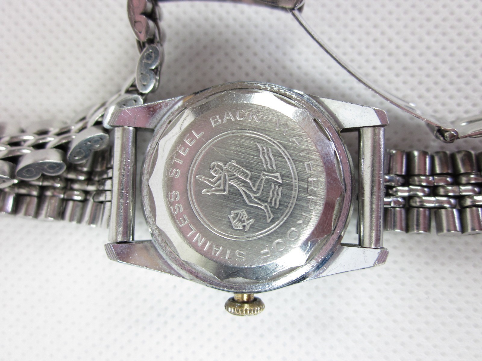 WOMENS AUGUSTUS DIVER WATERPROOF STEEL BRACELET WRISTWATCH WORKS