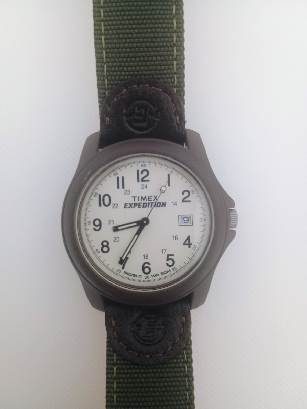 Timex Indiglo Expedition Watch Model T49101 20mm Lug Leather Green