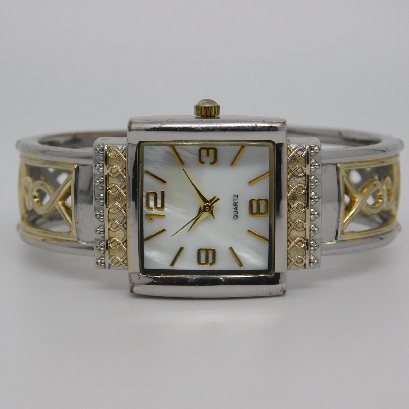 ACCUTIME WATCH CORP. RTB4WB Cuff Bracelet Quartz Women’s Watch Sz.6″ New Battery