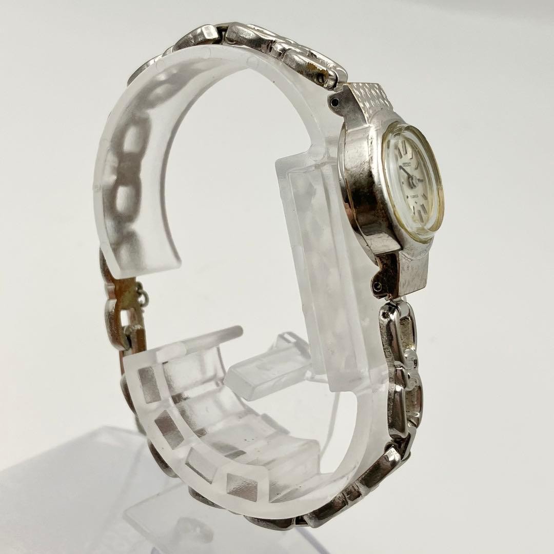 Working condition Seiko manual winding women’s watch, silver.