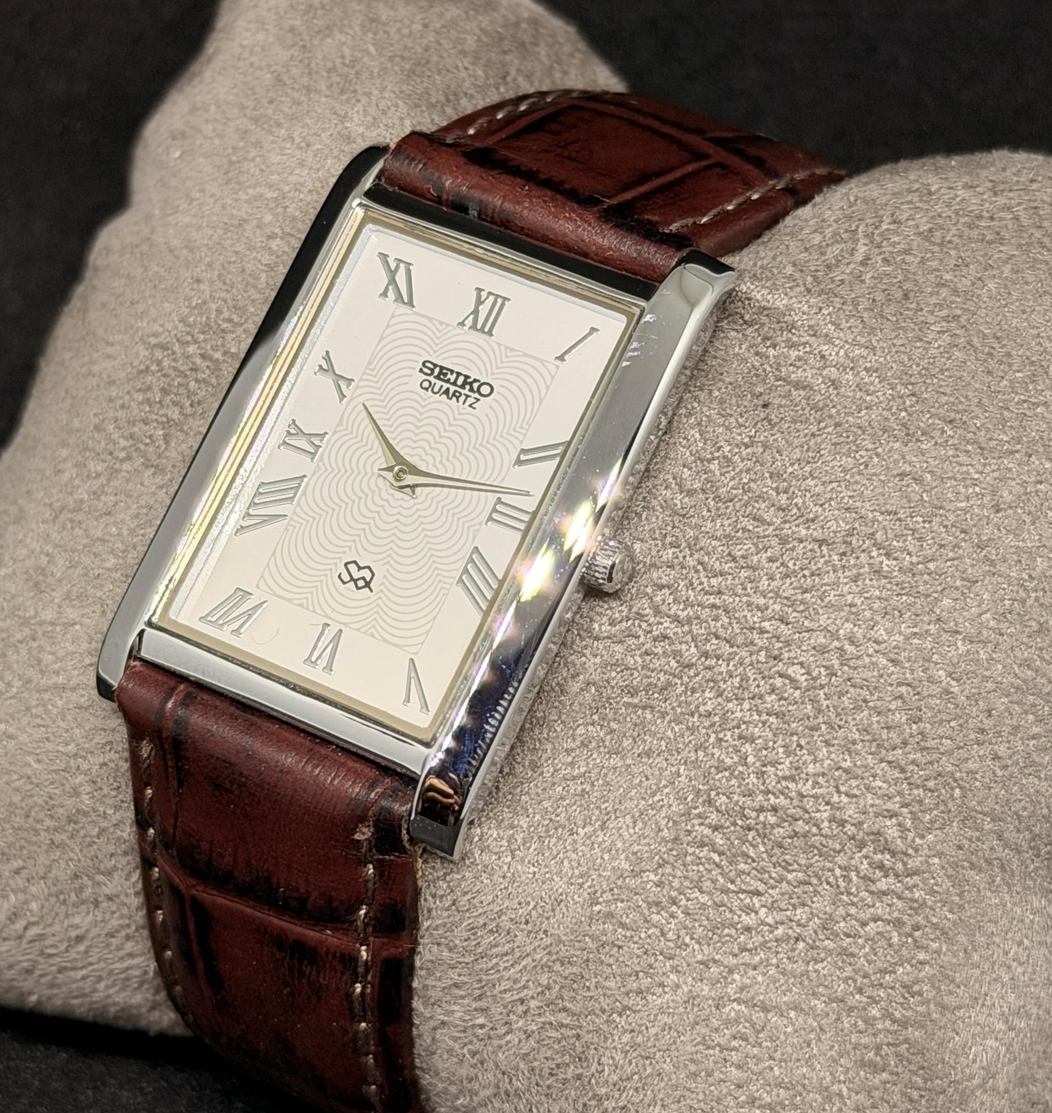 Vintage Rare Seiko Slim Quartz Men’s Wrist Watch With Free DDP Shipping
