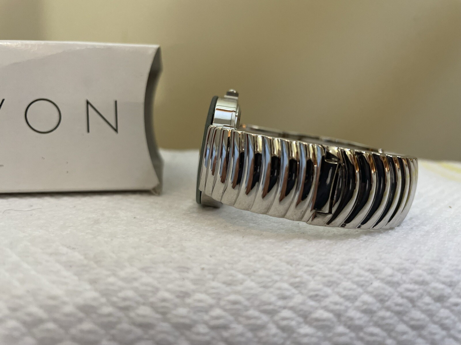 Avon 2011 Jet Plain Watch