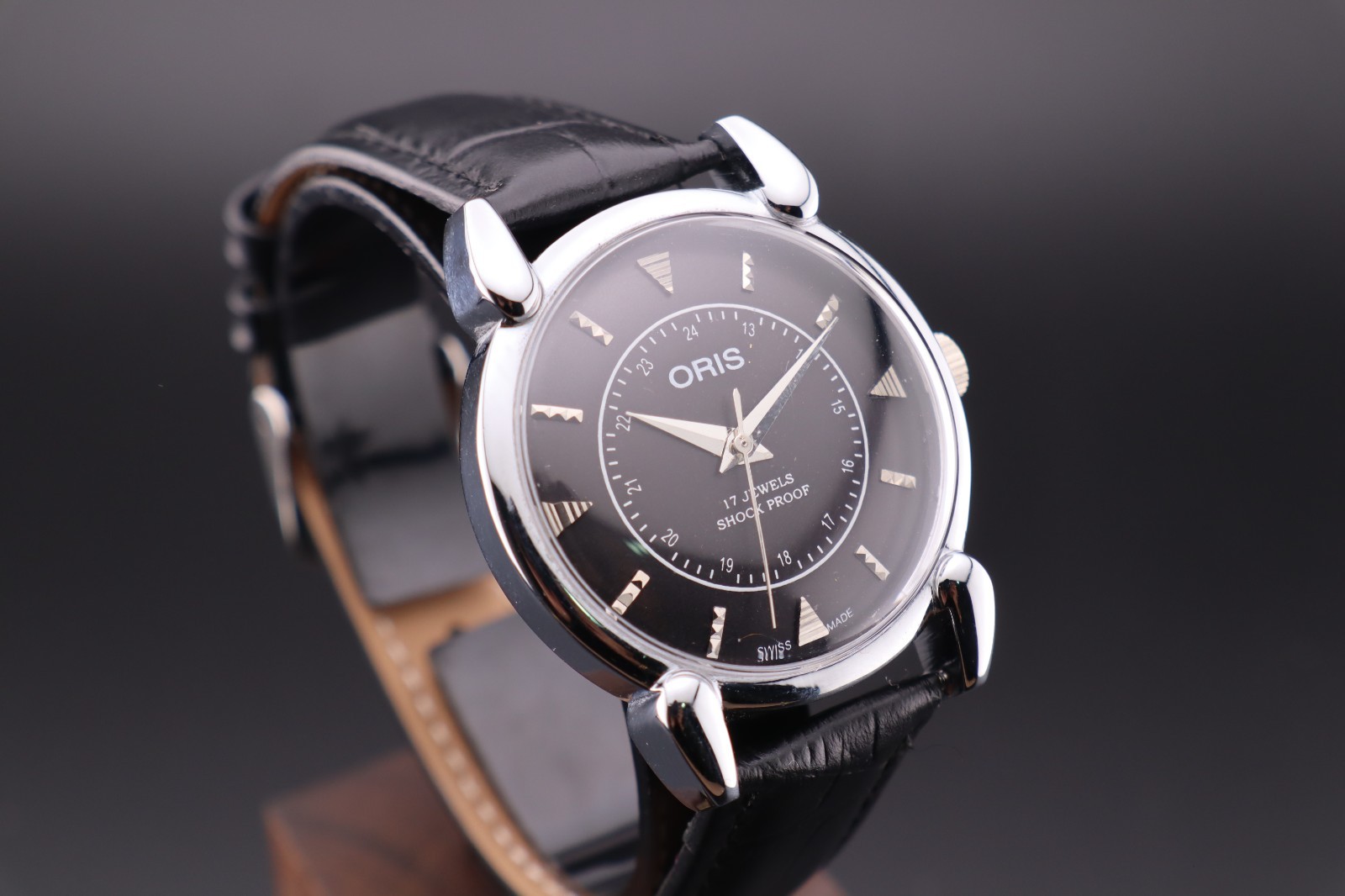 Vintage ORIS Swiss Hand-Wind Classic Mechanical Collectible Men’s Wrist Watch