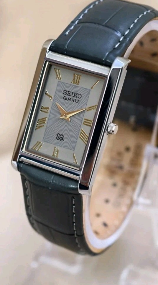 Vintage Seiko Slim Tank Mens Wristwatch Gray Dial Japanese 90s Watch