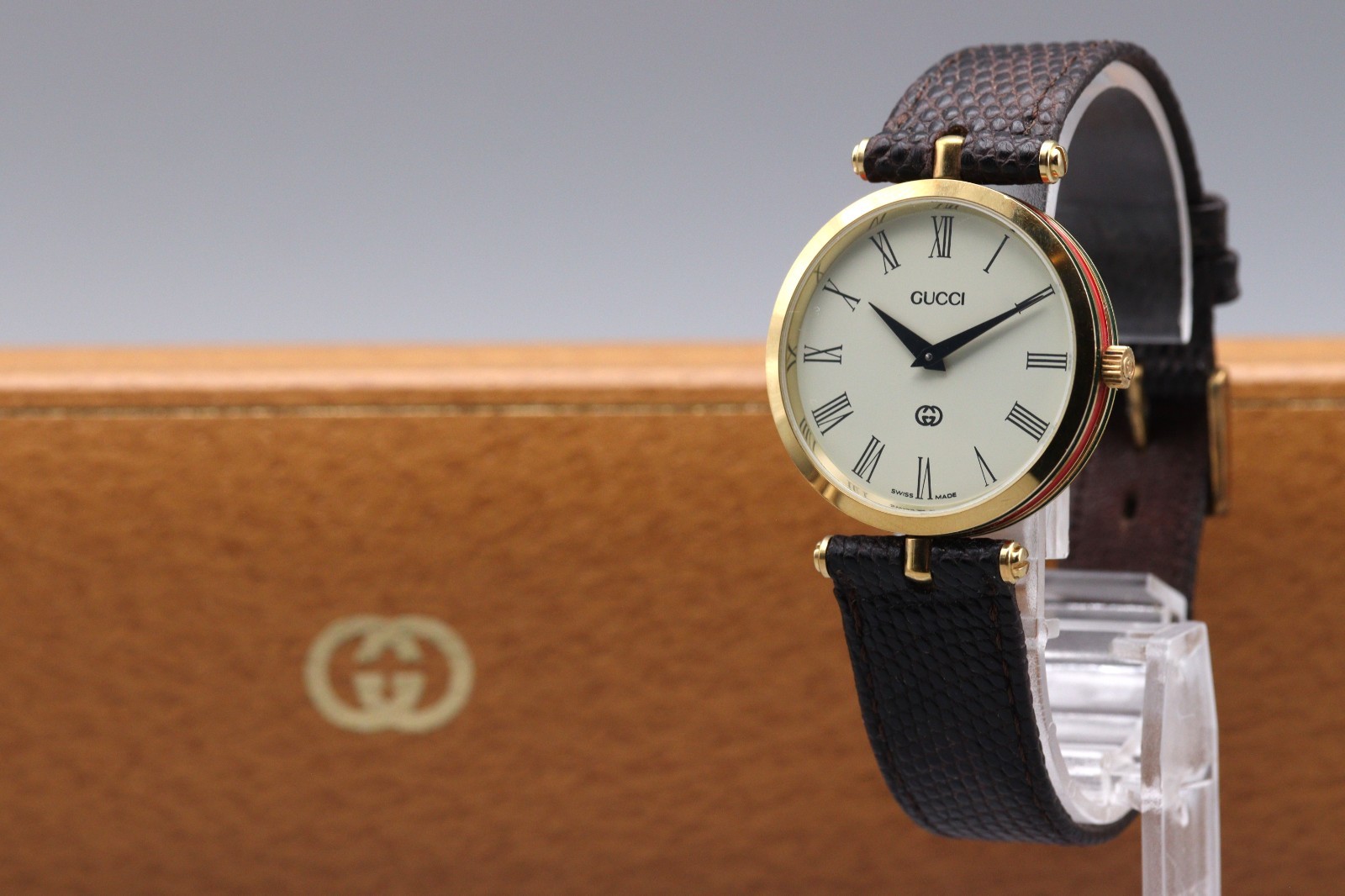 [Near MINT w/Box] GUCCI 2000M Roman Dial 30mm Gold Quartz Unisex Watch Japan