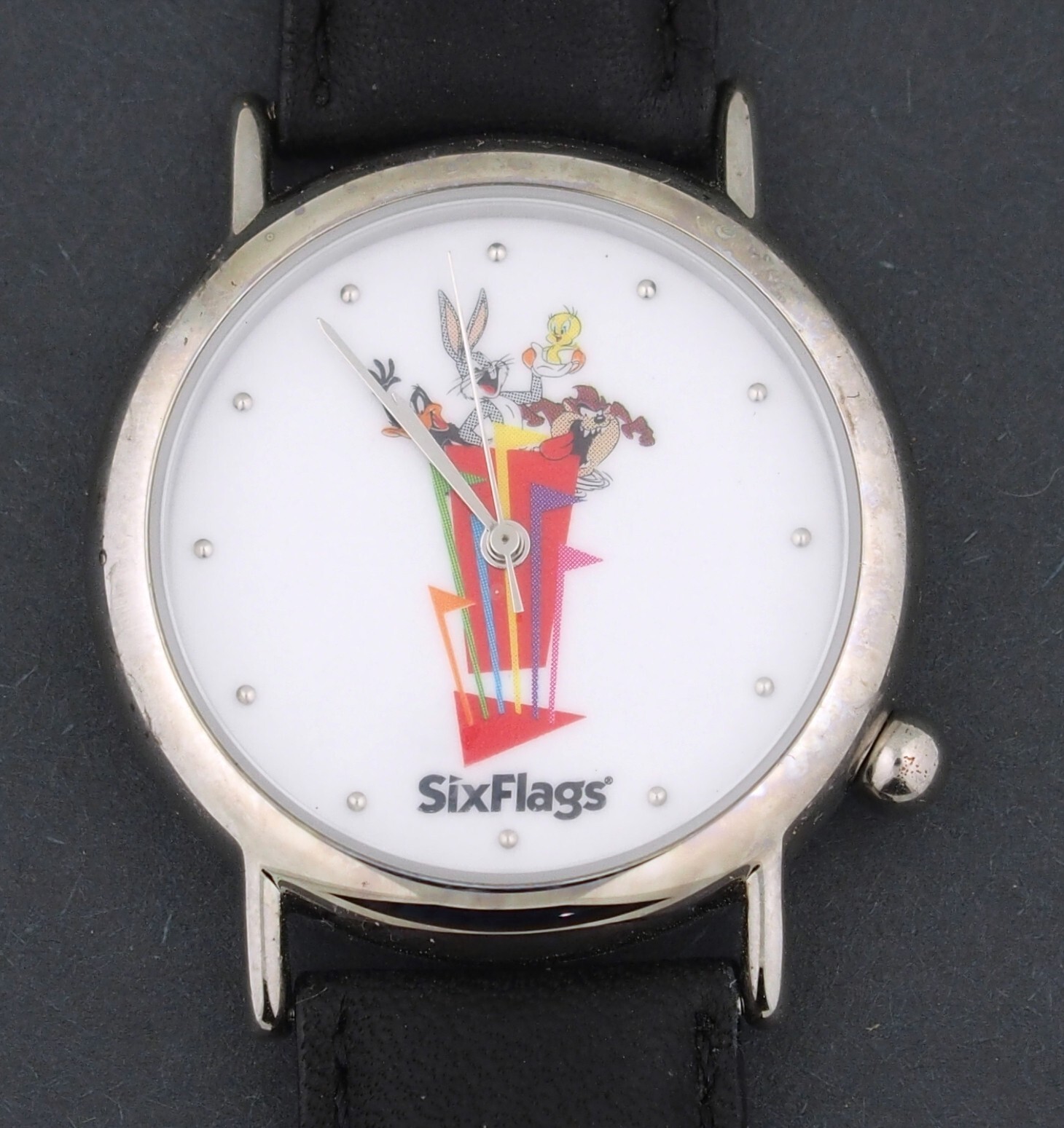 Looney Tunes Six Flags Bugs Bunny Daffy Duck Taz Tweety Character Novelty Watch