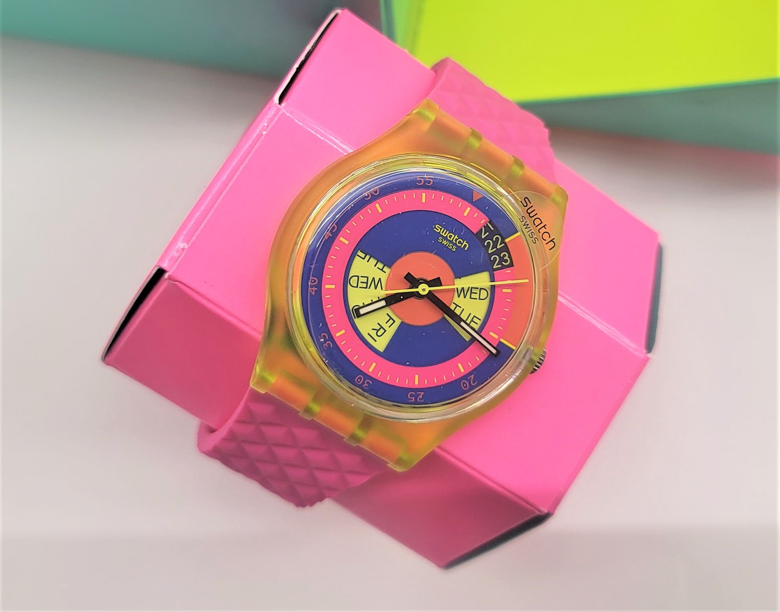 Swatch Standard 2023 – SO28J700 – Shades Of Neon – NEW –