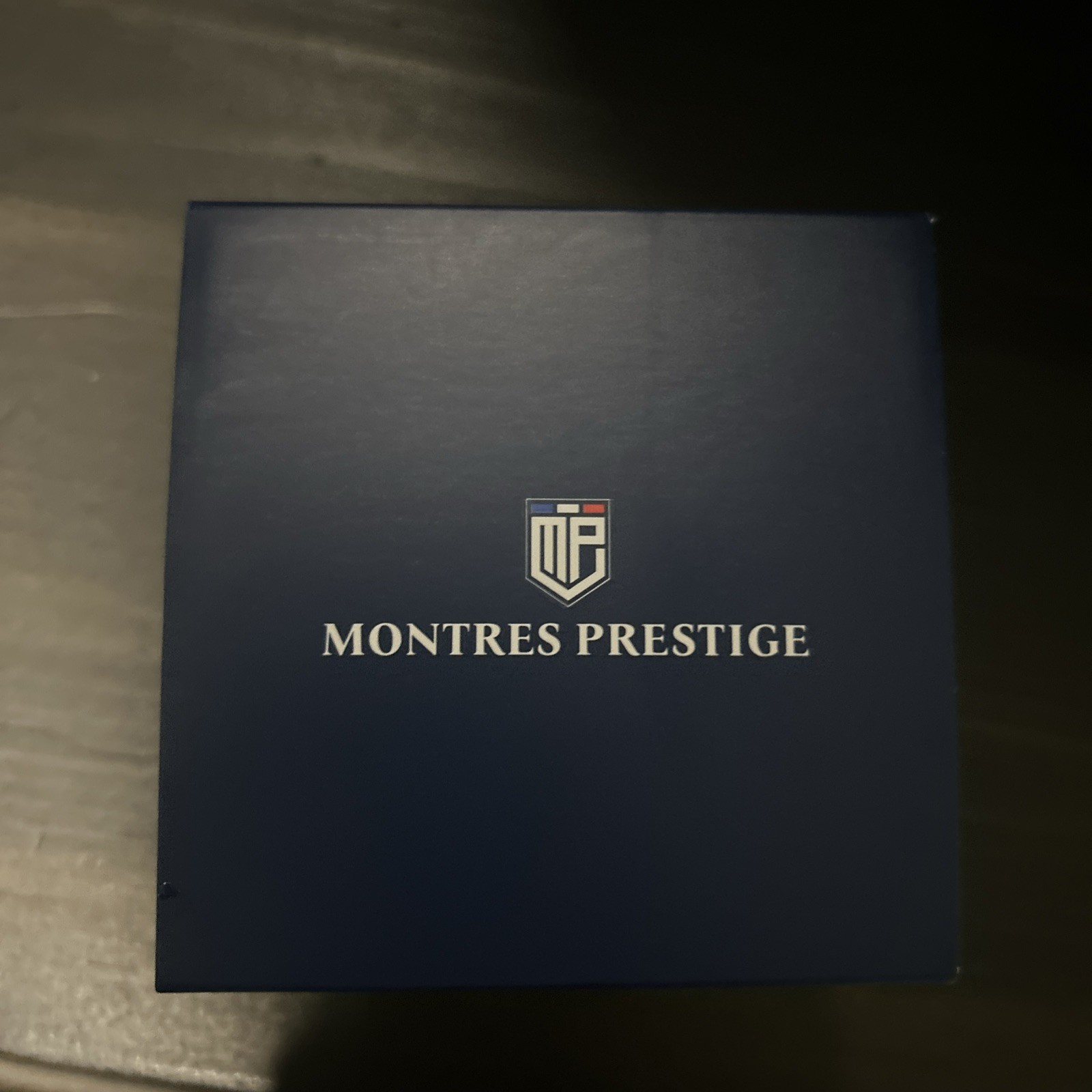 Montres Prestige Diver Watch 42mm Quartz Black Dial Silver Bracelet WT