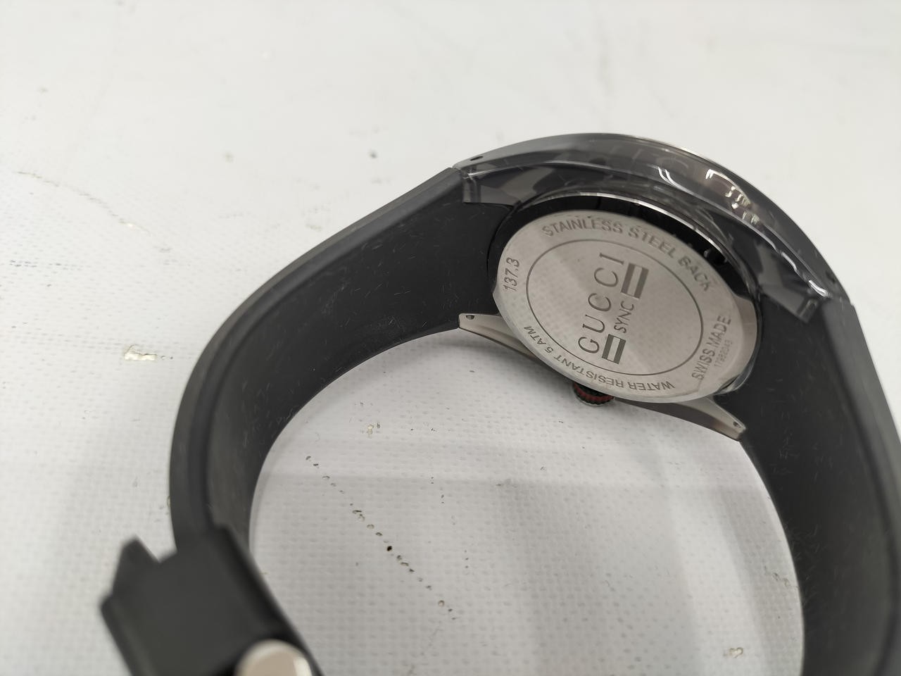 Quartz Analog Watch Model Number YA137301 GUCCI