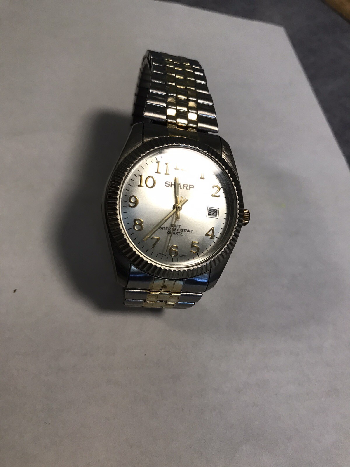 Sharp Mens Watch w/Date Indicator 100 Feet Water Resistant Gold & Silver NICE
