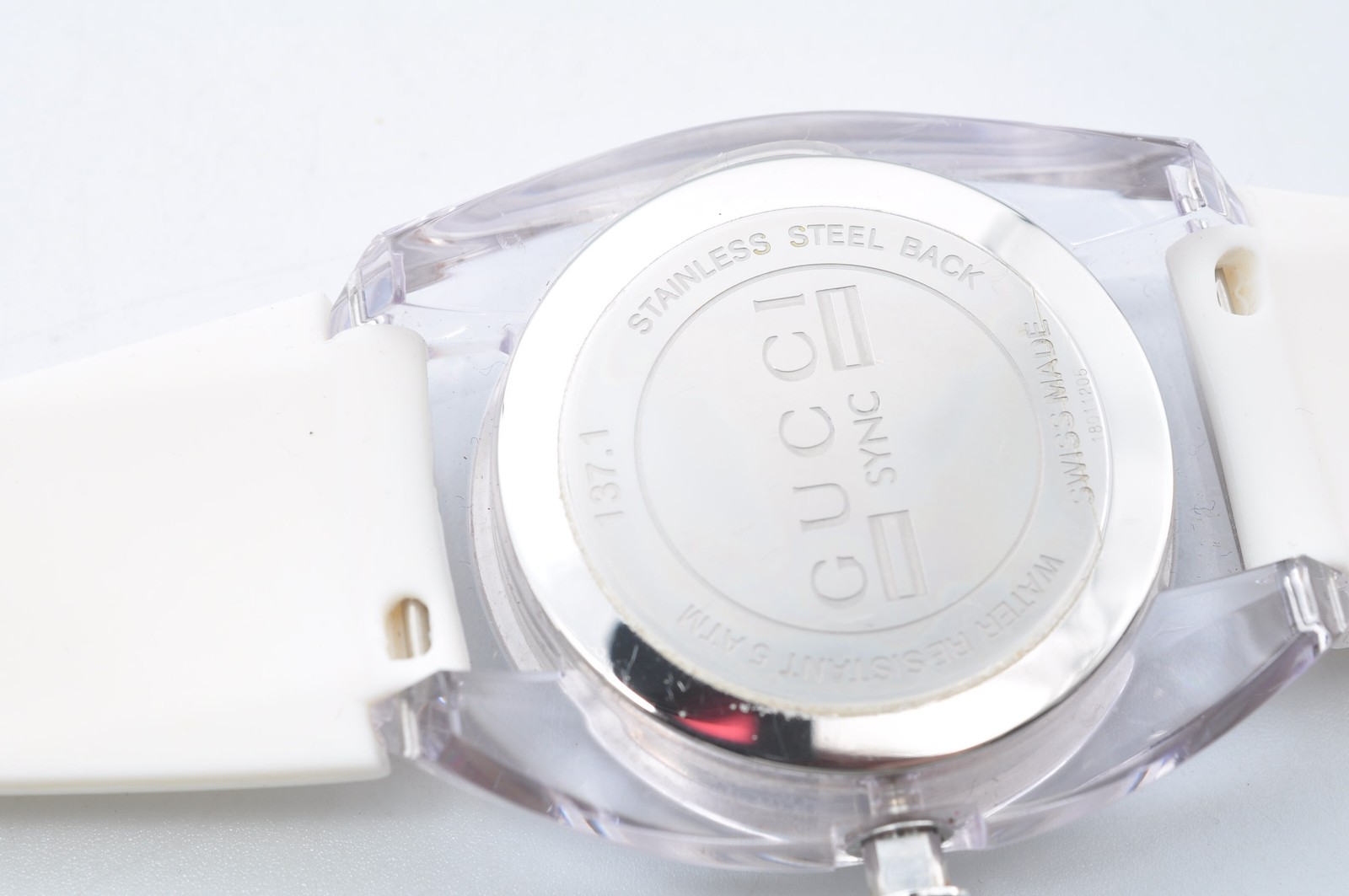 GUCCI 137.1 SYNC Quartz WatchTransparent Resin Men’s White Rubber Auth w-1051